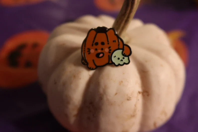 Pumpkin Cat Glow-in-the-Dark Enamel Pin