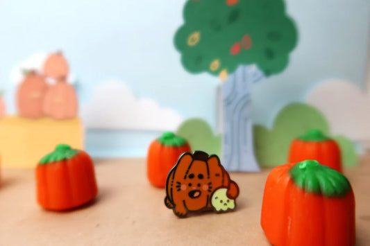 Pumpkin Cat Glow-in-the-Dark Enamel Pin